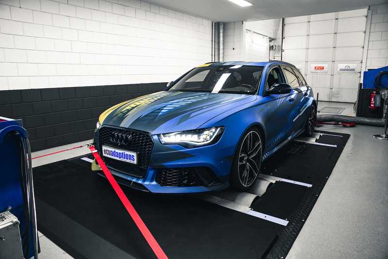 Audi RS6 Bench front